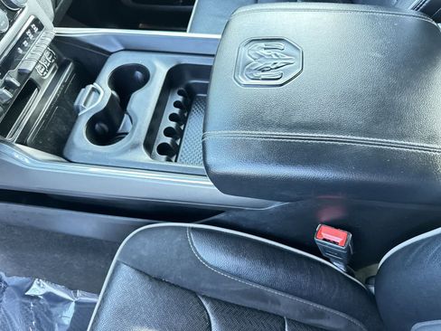 Used 2022 RAM 1500 Laramie AWD/4WD image 19