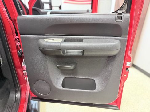 Used 2011 Chevrolet Silverado 3500 LT image 37