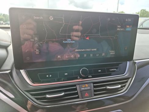 Used 2024 Nissan Altima 2.0 SR FWD image 24
