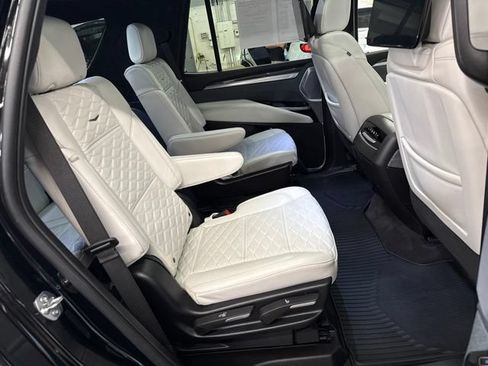 Certified 2025 Cadillac Escalade V w/ LPO, ONYX Package AWD/4WD image 27