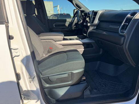 Used 2025 RAM 3500 Big Horn AWD/4WD image 31