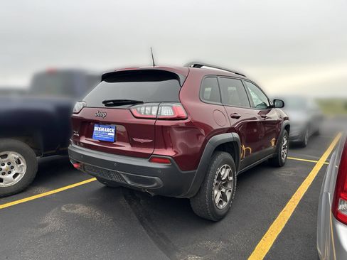 Used 2020 Jeep Cherokee Trailhawk w/ Cold Weather Group AWD/4WD image 3