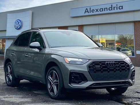 Used 2024 Audi Q5 e Premium Plus w/ Premium Plus Package image 1