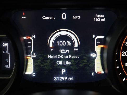 Used 2024 Jeep Wrangler Unlimited Sahara AWD/4WD image 17