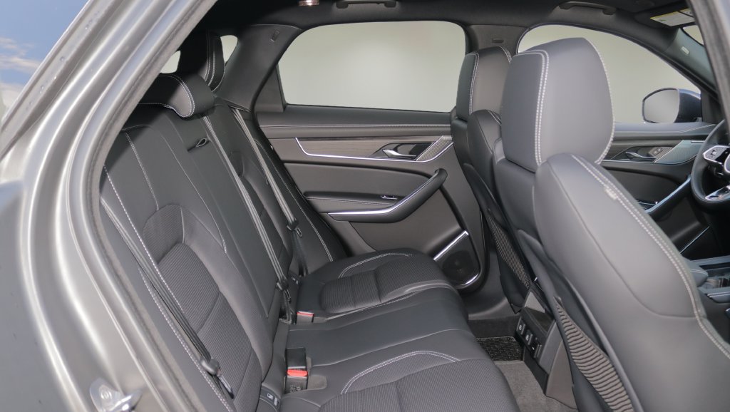 New 2026 Jaguar F-PACE R-Dynamic S AWD/4WD image 16