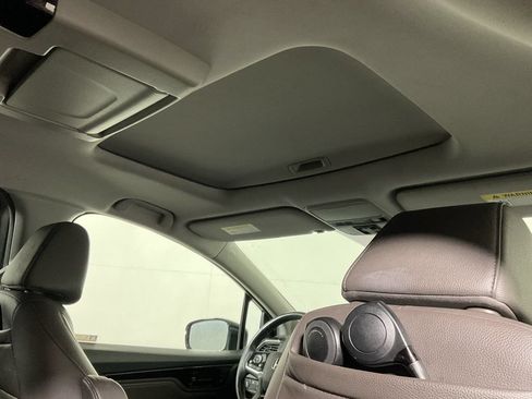 Used 2019 Honda Odyssey Elite image 2