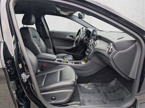 Used 2019 Mercedes-Benz GLA 250 4MATIC image 18