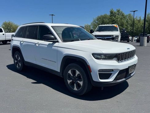 Used 2024 Jeep Grand Cherokee Limited 4xe AWD/4WD image 9