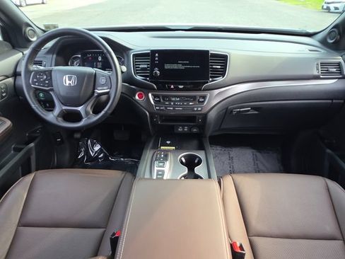 Used 2025 Honda Passport EX-L image 18