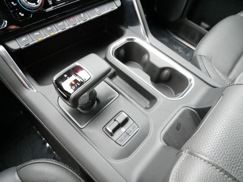 Used 2025 GMC Sierra 1500 Denali w/ Technology Package AWD/4WD image 23