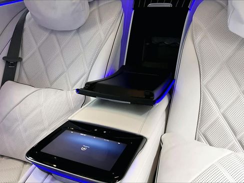 Certified 2023 Mercedes-Benz Maybach S 580 4MATIC image 36