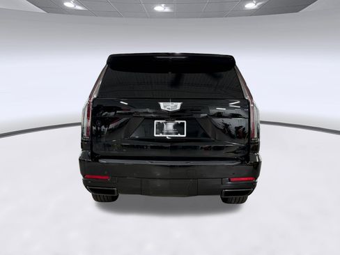 Used 2025 Cadillac Escalade ESV Sport Platinum w/ LPO, ONYX Package AWD/4WD image 10
