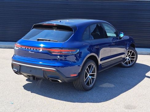 Certified 2025 Porsche Macan AWD/4WD image 7