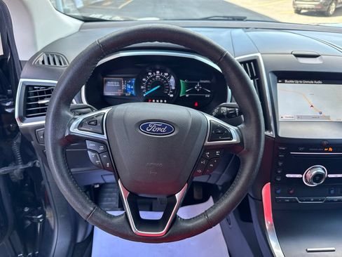 Used 2019 Ford Edge Titanium w/ Equipment Group 301A FWD image 18
