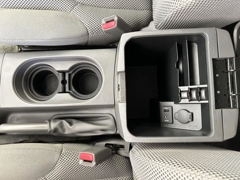 Used 2016 Nissan Frontier SV image 23