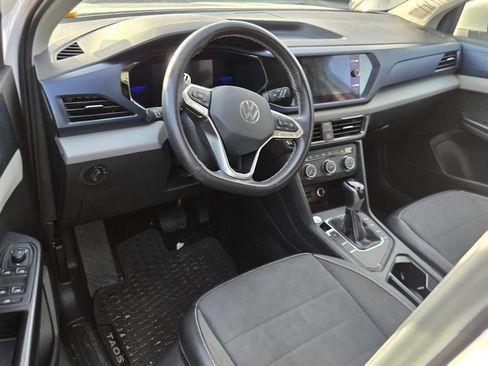 Used 2022 Volkswagen Taos SE FWD image 7
