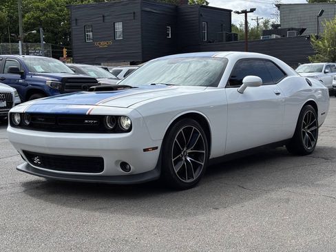 Used 2016 Dodge Challenger R/T Scat Pack RWD image 4