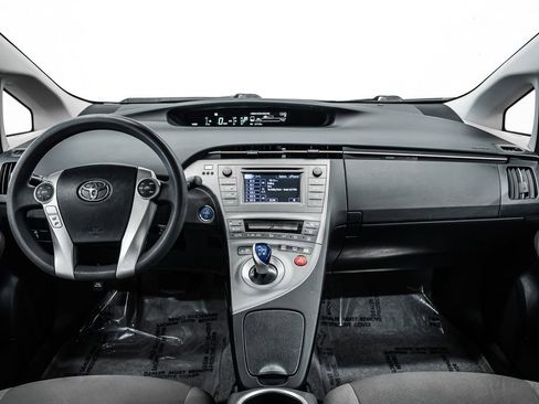 Used 2013 Toyota Prius Two image 19