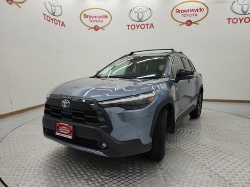 Used 2026 Toyota Corolla Cross XLE FWD image 2
