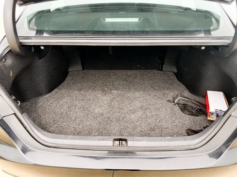 Used 2018 Toyota Camry SE FWD image 27