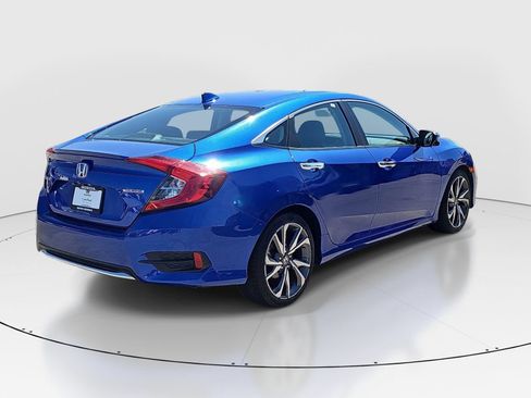 Used 2019 Honda Civic Touring image 4
