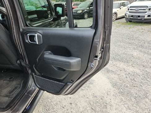 Used 2023 Jeep Wrangler Sport S image 25