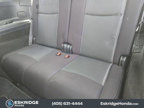 Used 2020 Nissan Pathfinder SV image 32