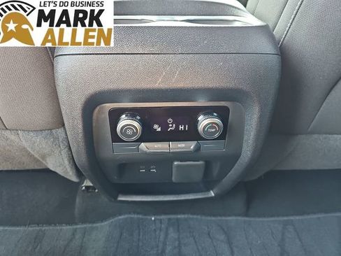 Used 2025 GMC Acadia Elevation image 21