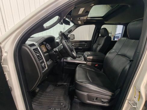 Used 2017 RAM 2500 Limited AWD/4WD image 36