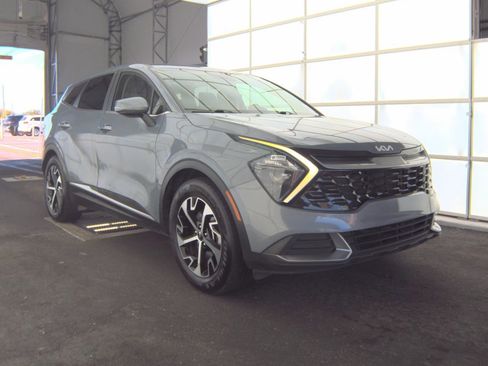 Used 2023 Kia Sportage EX FWD image 4