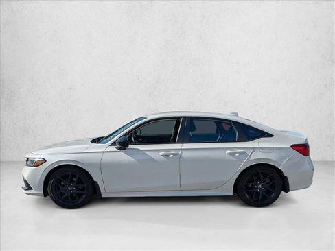 Used 2023 Honda Civic Sport image 4