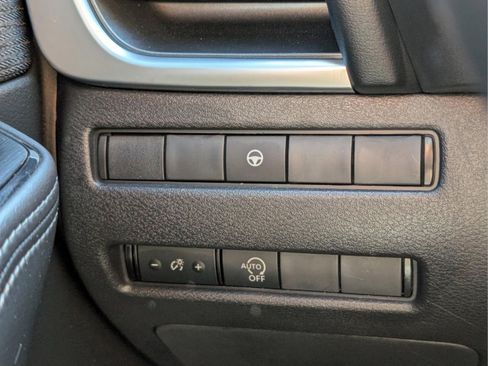 Used 2023 Nissan Rogue SV image 44