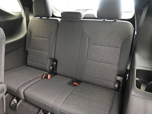 New 2026 Chevrolet Traverse LT w/ LPO, Floor Liner Package FWD image 22