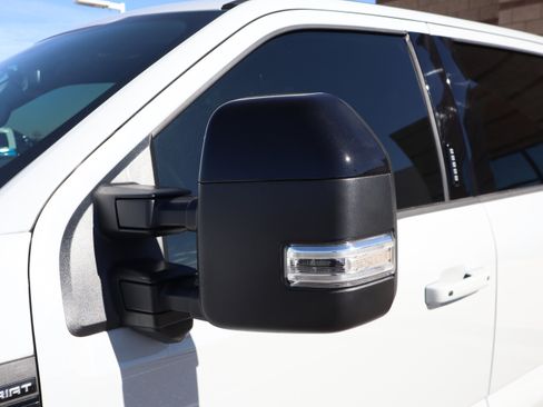 New 2026 Ford F250 Lariat w/ Black Appearance Package image 15