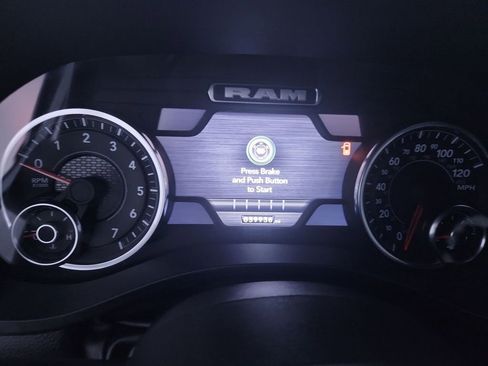 Used 2024 RAM 1500 Big Horn image 15