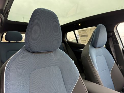 New 2026 Volvo EX30 Plus image 9