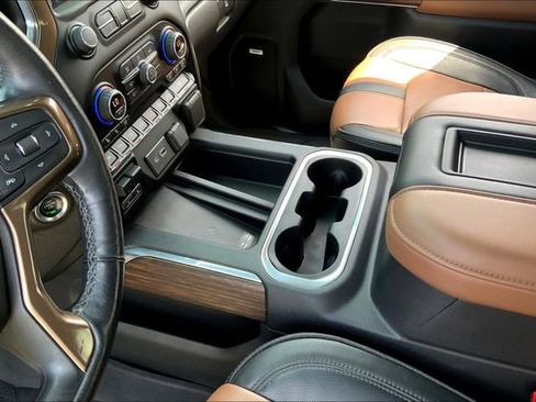 Used 2021 Chevrolet Silverado 1500 High Country w/ Technology Package image 17