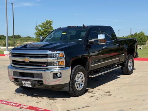Used 2019 Chevrolet Silverado 2500 LTZ w/ Duramax Plus Package AWD/4WD image 3
