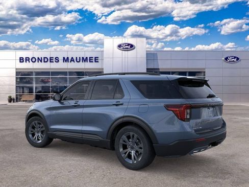 New 2026 Ford Explorer Active w/ Active Comfort Package AWD/4WD image 4