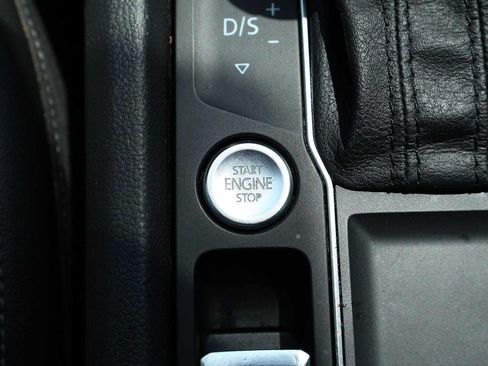 Used 2018 Volkswagen Atlas SE FWD image 25