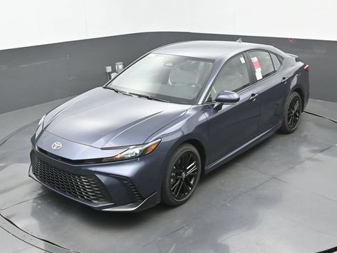 New 2026 Toyota Camry SE FWD image 30
