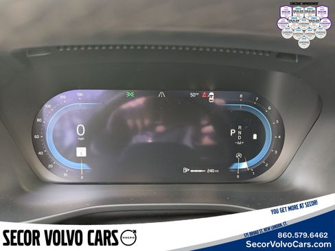 Certified 2023 Volvo XC40 B5 Ultimate w/ Protection Package Premier image 15