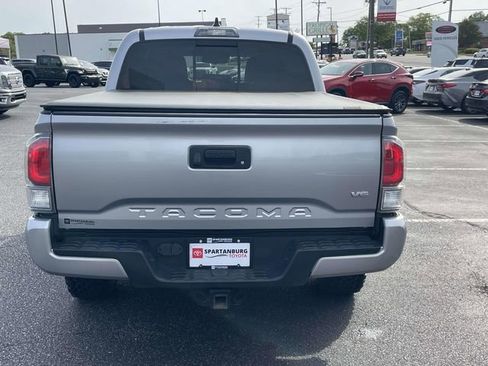 Used 2020 Toyota Tacoma TRD Sport image 5