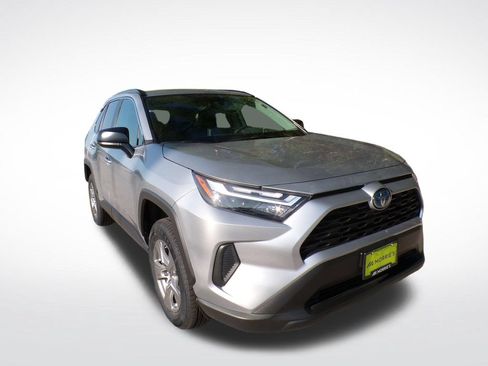 Used 2024 Toyota RAV4 LE AWD/4WD image 7