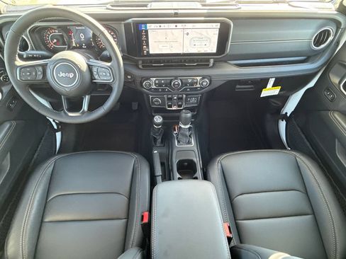 New 2026 Jeep Gladiator Sport AWD/4WD image 12