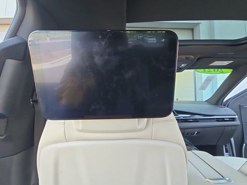 Used 2021 Cadillac Escalade Sport w/ Driver Assist Tech Package AWD/4WD image 19