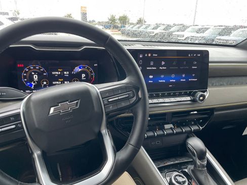 Used 2025 Chevrolet Colorado ZR2 image 17