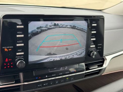 Used 2022 Toyota Sienna LE FWD image 28