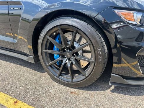 Used 2017 Ford Mustang Shelby GT350 RWD image 3