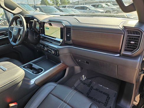 Used 2024 Chevrolet Silverado 3500 High Country AWD/4WD image 33